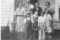 LB-childhood-2-Family-circa-1933